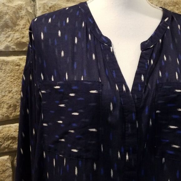 Old Navy Button Down Top Size medium poplin button down, natural materials - Picture 2 of 6